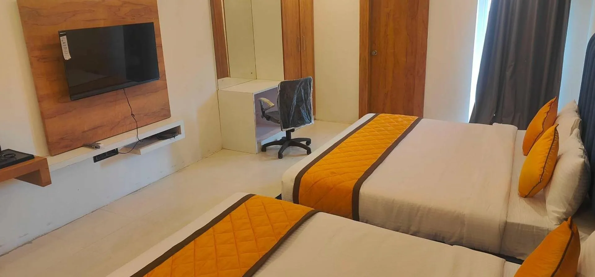 Townhouse Oaks Kalidasa Road Mysore